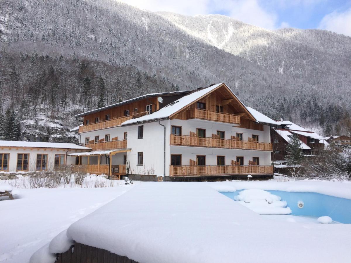 Seehotel Am Hallstaettersee Modern Rooms Obertraun Exterior photo